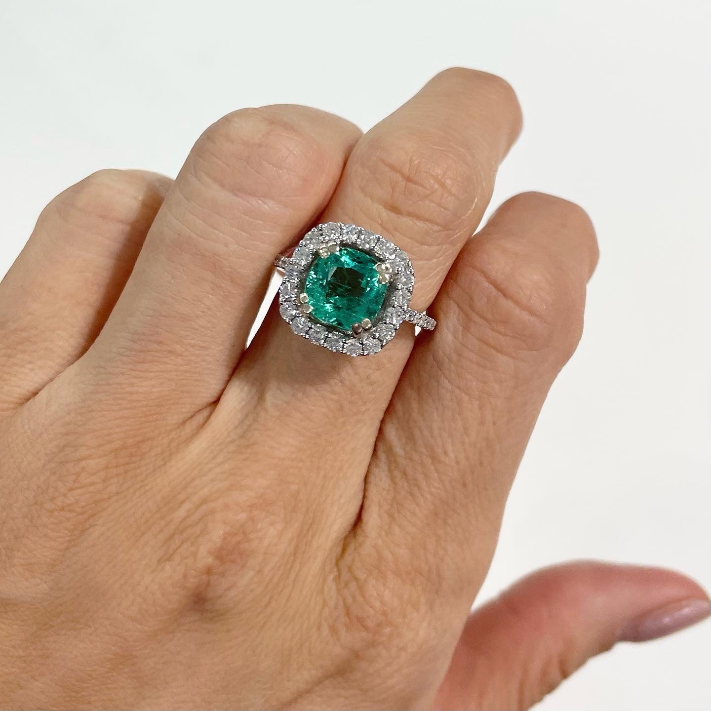 2.69 ct GIA certified Cushion-Cut Colombian Emerald 0.73 ctw Diamond Ring set in 18k gold